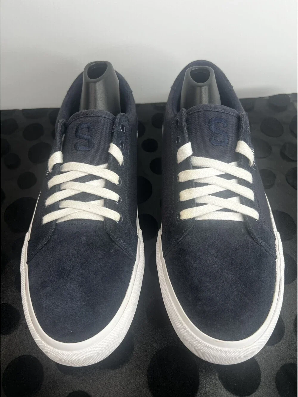 STATE Footwear Hudson Men’s 9.5 Navy Suede Discontinued Sneakers White Red
